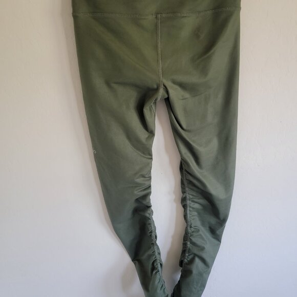 ALO Yoga Idol Ruched Leggings SMALL Women Olive Green Jungle Glossy Athleisure - Picture 6 of 8